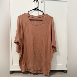 Tresics Women's Short Sleeve Top in Warm Pink